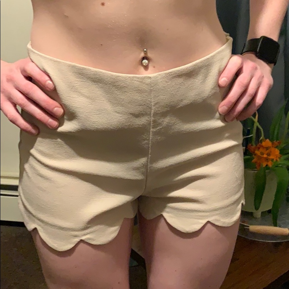 Cream shorts! - Picture 4 of 8